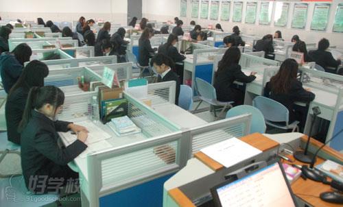 广州工商企业管理(会计与企业经营管理方向)专业初中起点5年高技双学历班