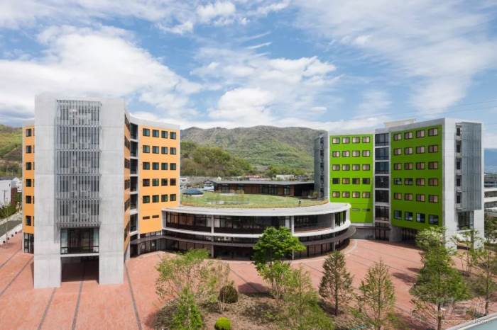 山梨学院大学