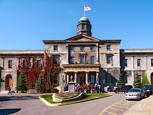 加拿大留学申请服务及热门名牌大学推荐