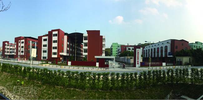 华南理工大学公开学院广信校区学校大门 华南理工大学公开学院广信校区学校大门