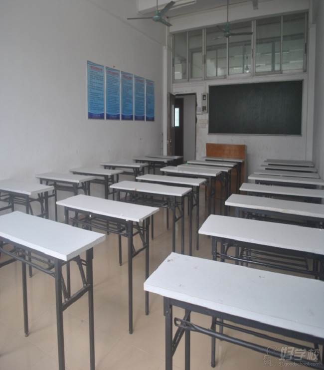华南理工大学公开学院广信校区教学教室环境 华南理工大学公开学院广信校区教学教室环境