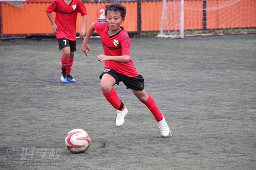 广州新安明珠足球俱乐部的学员平常是怎么学习