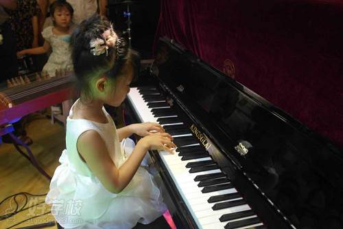 广州幼儿启蒙钢琴培训班
