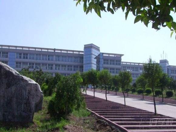 平顶山学院教学环境