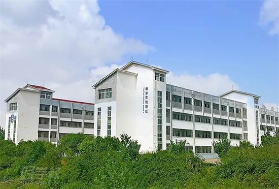 潍坊工商职业学院 校内建筑