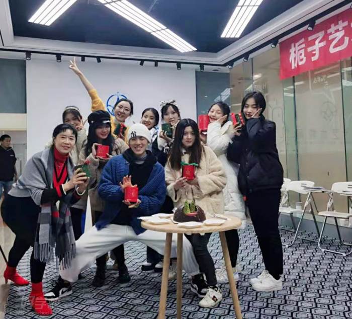 重庆艺考空乘专业培训课程-重庆栀子艺术教育-【学费