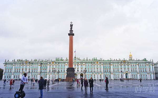 俄罗斯圣彼得冬宫广场