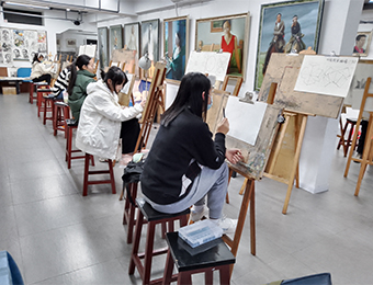 都江堰美术兴趣绘画周末强化班
