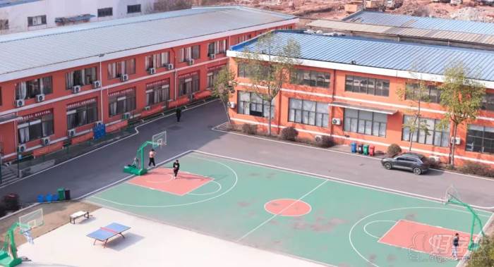 学校篮球场俯瞰图