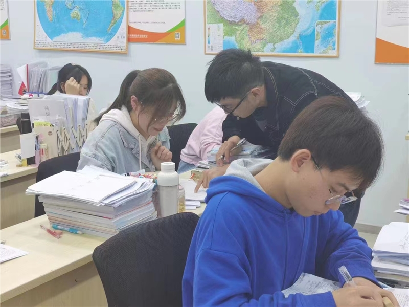 重庆英豪教高考复读励志班