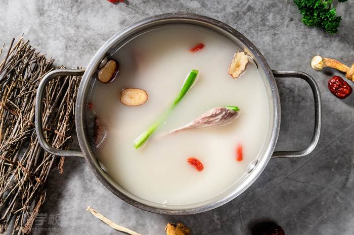 膠原骨湯火鍋