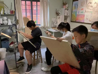 深圳沁画苑的教学现场氛围如何？