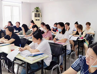 上海保育师（四级/中级）培训班