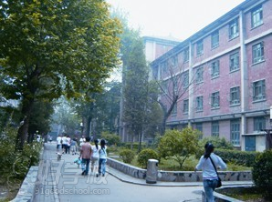 东方文化艺术学院校园环境