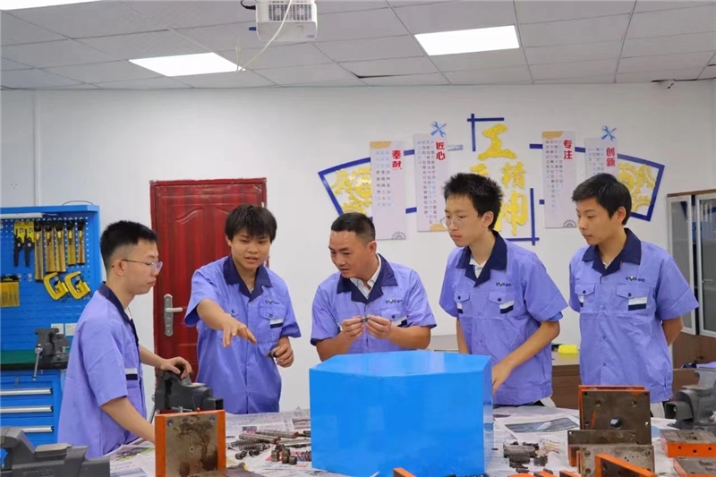 深圳电气自动化设备安装与维修专业(校企合作)