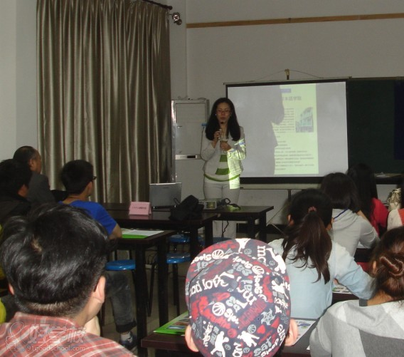 武汉良木日语培训中心教学课室环境