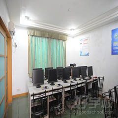 金云电脑学校教室