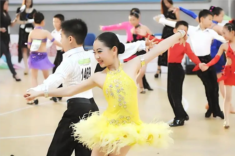 广州青少儿拉丁舞培训班