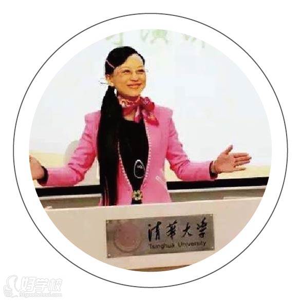 作家、中国演讲协会理事 纳兰泽云