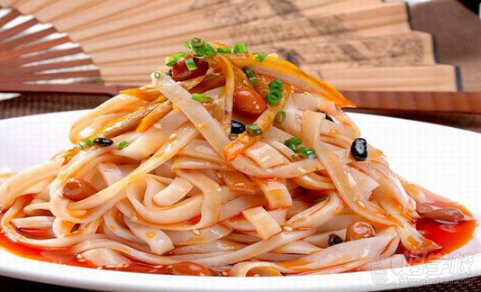 秦镇大米面皮：一碗承载历史与文化的佳肴