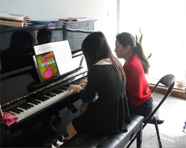 MELODY（美乐迪）音乐培训机构钢琴课堂展示