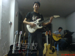 深圳星悦钢琴吉他培训中心王森老师