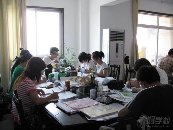 武汉汉武手绘设计中心工业设计班教室环境