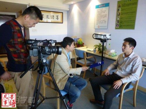 南京菩语催眠创始人何波接受媒体采访