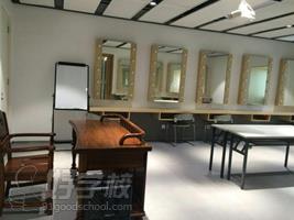 深圳现代职业美容化妆培训学校教学环境