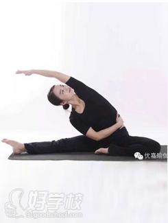 杨丽资深瑜伽导师