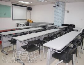 南京新世界教育课室环境