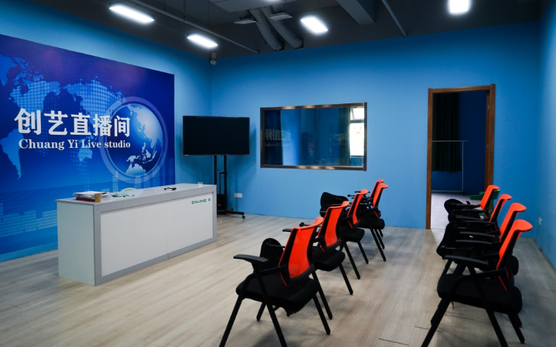 2027屆播音主持藝術(shù)招生簡(jiǎn)章