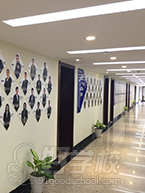 杭州新航道教育教学环境课室走廊展示