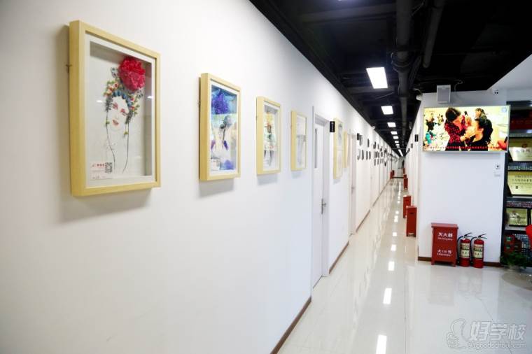 杭州新视觉时尚教育培训学院走廊环境