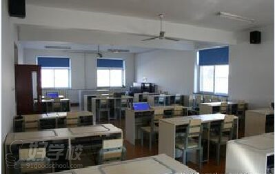 东华星教育教学环境