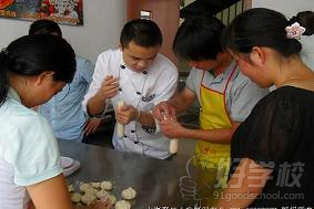 上海特色生煎包培训班学员学习