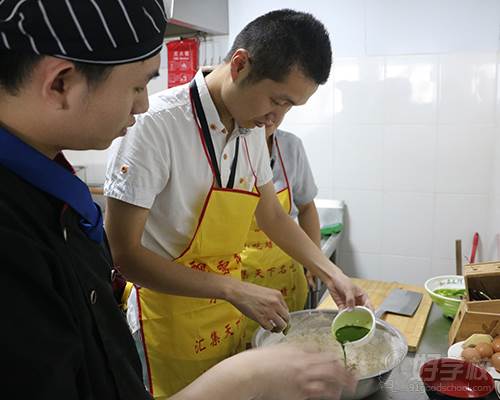 深圳飄飄香小吃學(xué)校學(xué)員風(fēng)采