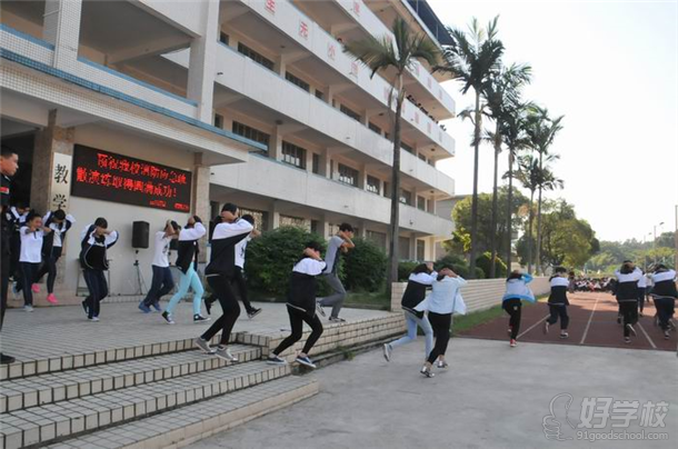 学员演练当中