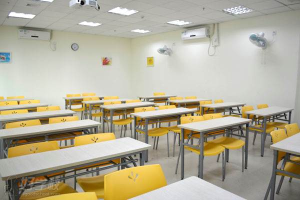 广州蓝天外语学校舒适的教学环境