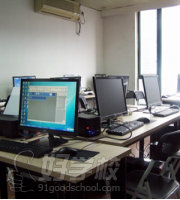 广州广美教育电脑课室（学院环境）