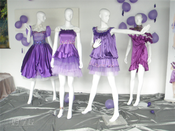 神秘紫色服装设计作品