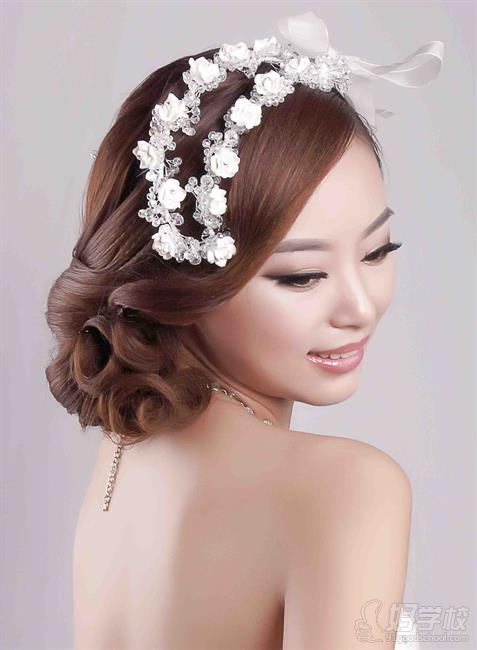 杭州艺弥化妆摄影培训学校发型强化班学员制作新娘发型造型成果