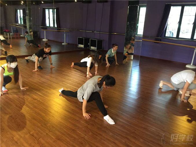 广州炫乐艺术培训中心--舞蹈教学