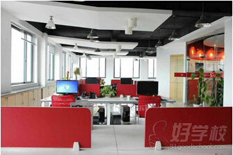 深圳三二一电子商务咨询管理有限公司--教学环境