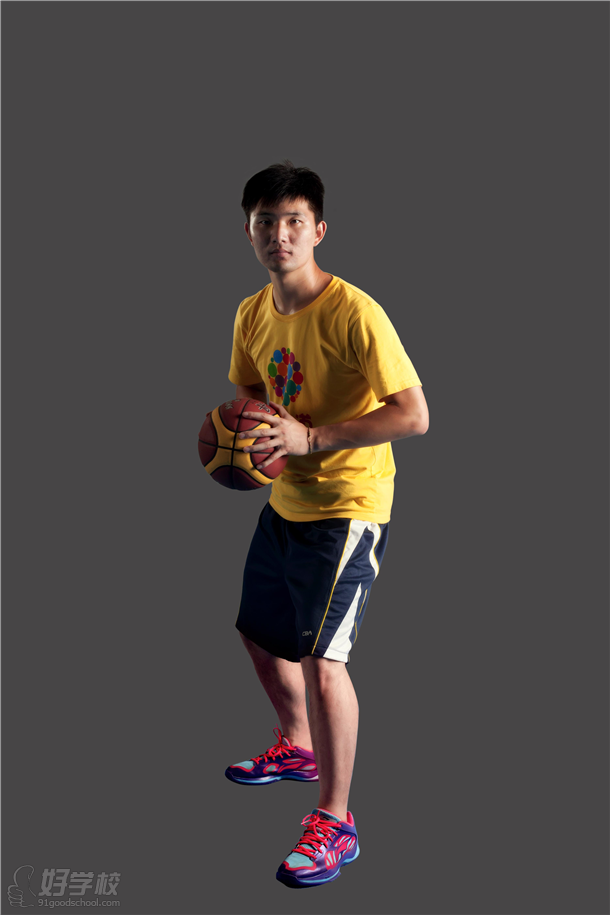 球之道篮球教练-张翔博