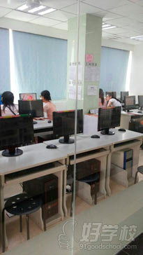 广州新希望教室环境