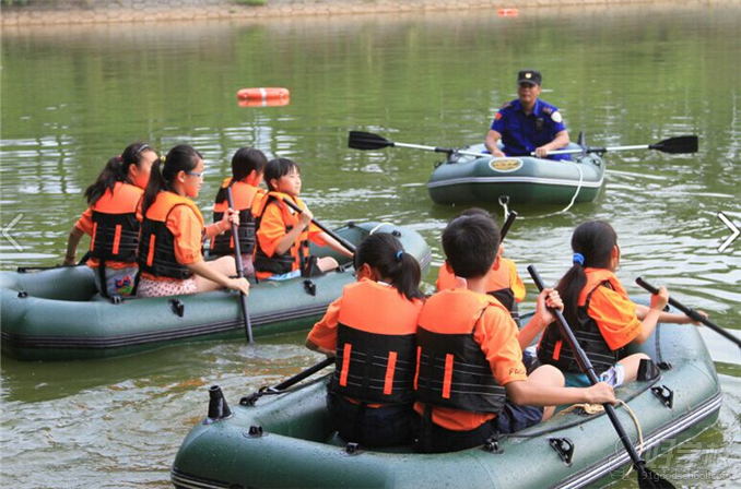 广州青少年安全教育培训六天冬令营划船图片