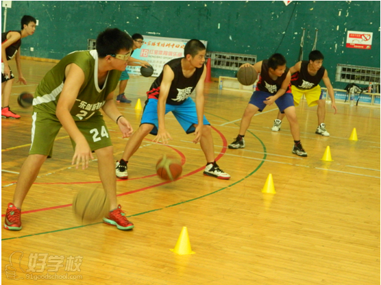 广州篮途特训学员练球