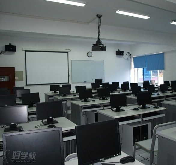 深圳大学继续教育学院职业培训中心课室环境
