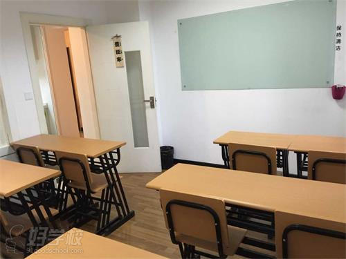 朝日进修学校课室环境 朝日进修学校课室环境